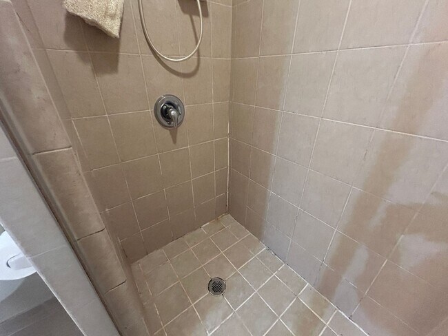 Building Photo - 8342 Bernwood Cove Loop