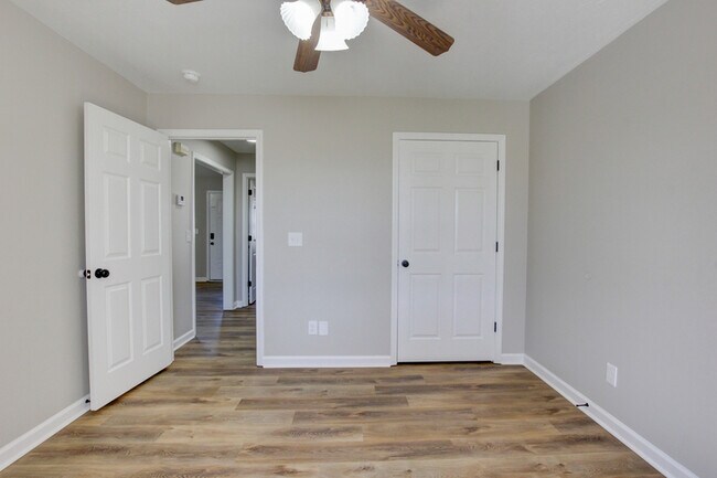 Building Photo - 51 Winding Oaks