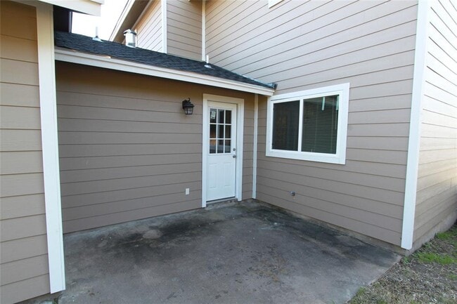 Building Photo - 3904 Hudson Bend Rd