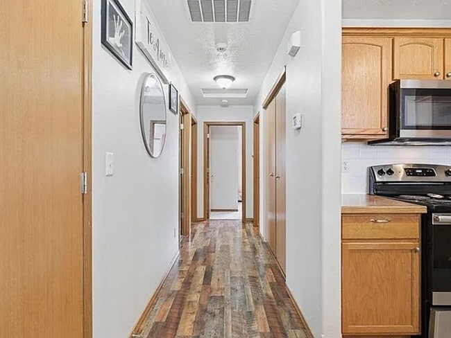 Building Photo - 13920 W 12th Ave