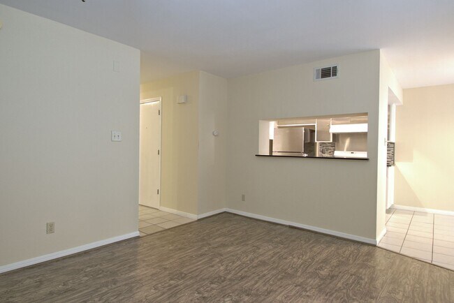 Building Photo - 6489 Hart Ln