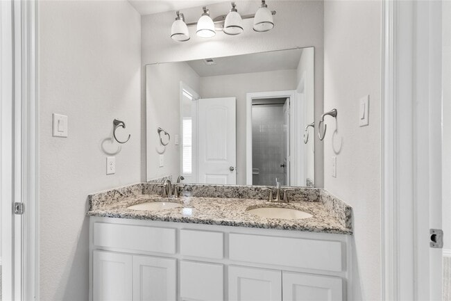 Building Photo - 1304 Damsel Caitlyn Dr