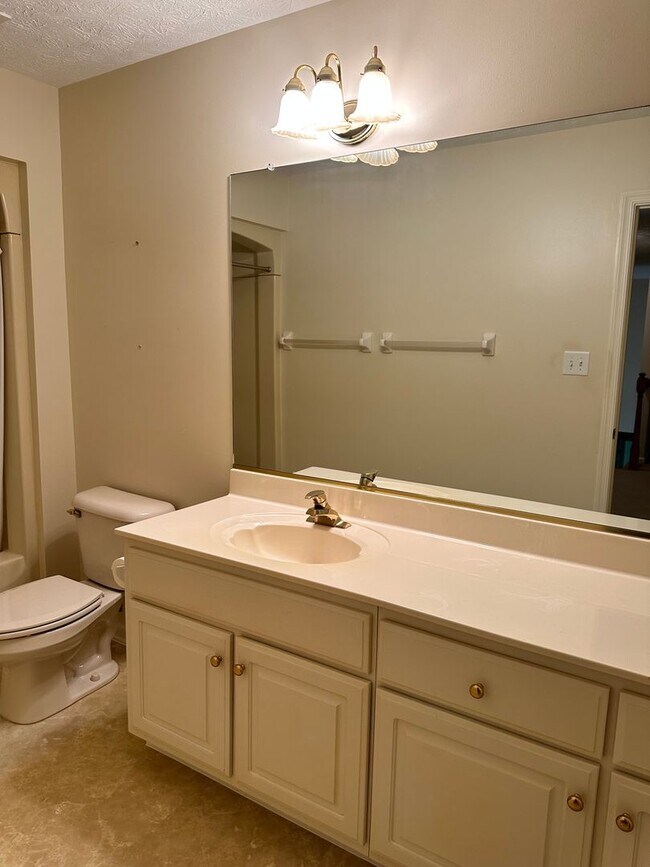 Building Photo - Beautiful home for rent in Fords Colony! Available Now!