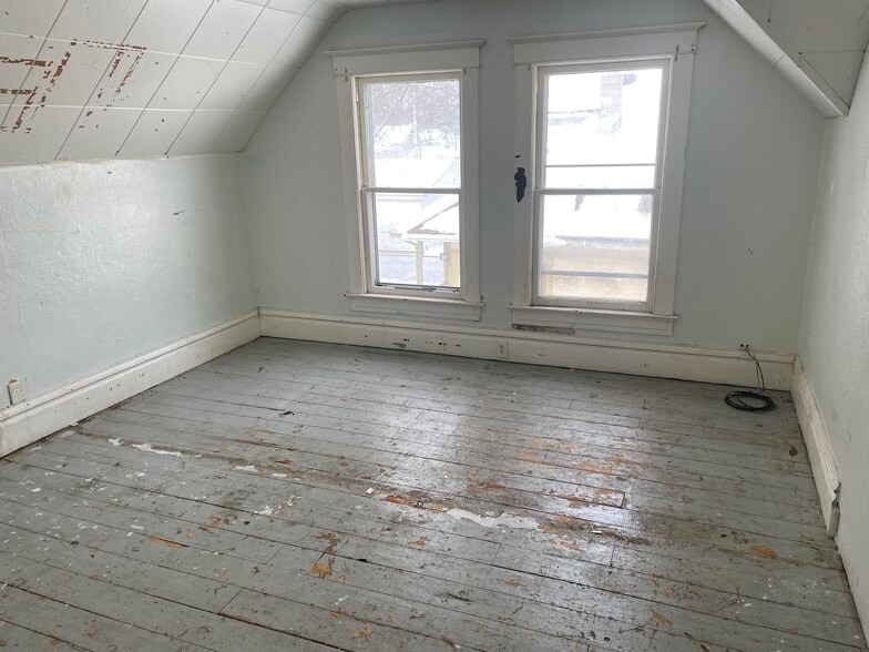 Building Photo - 610 Pine St