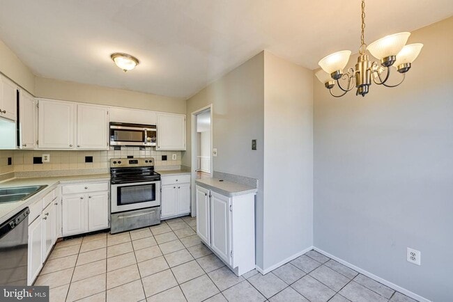 Building Photo - 1727 Cy Ct