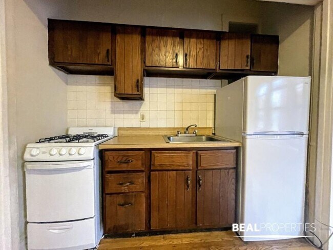 Building Photo - 1 bedroom in EVANSTON IL 60202