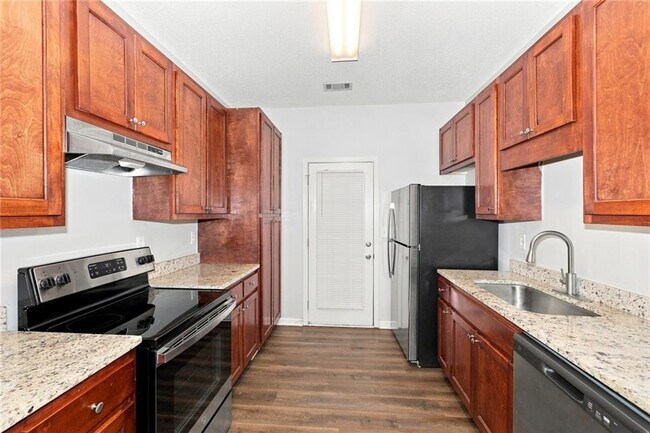 Building Photo - 8648 Thomas Ln