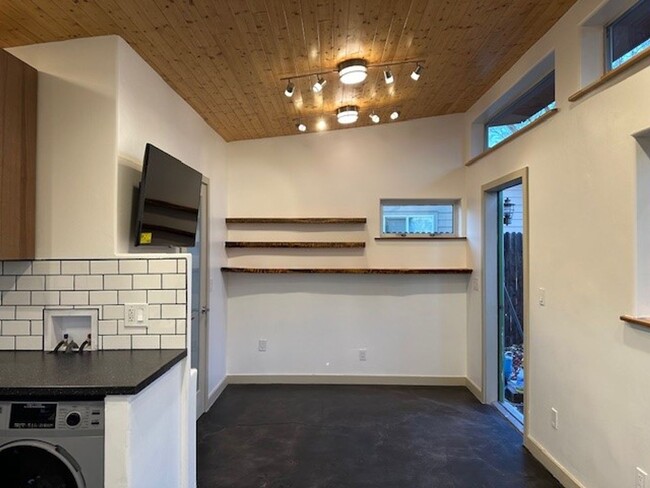 Building Photo - Modern Studio Eastside of Flagstaff- AVAIL...