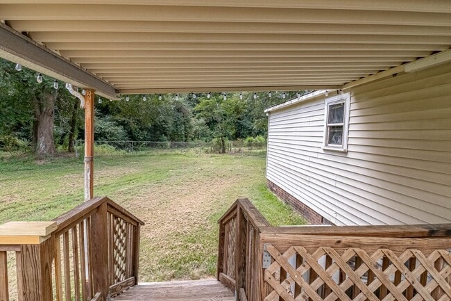 Building Photo - 2 Bedroom 2 Bath Doublewide in Dudley!