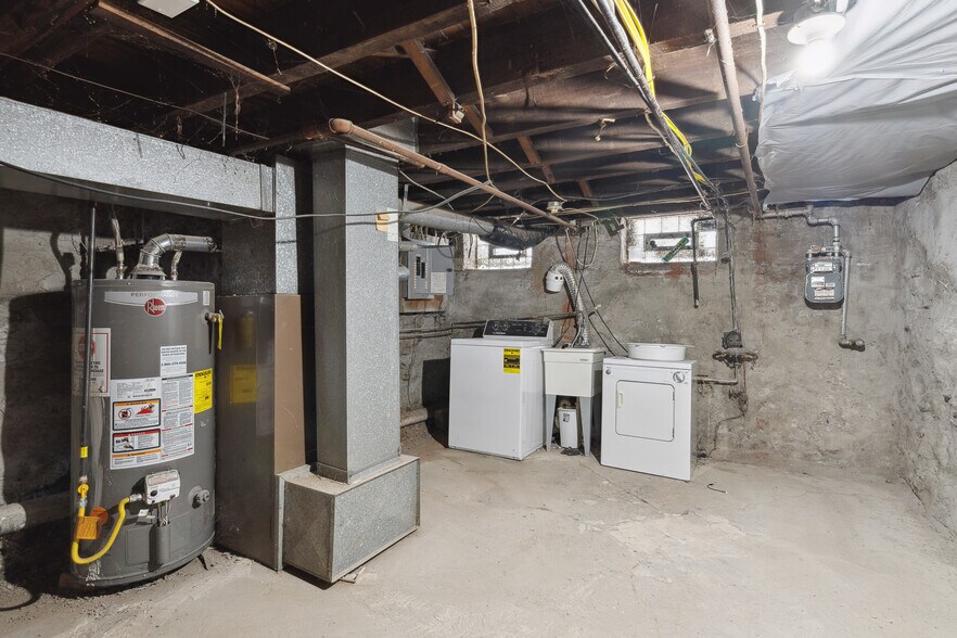 Building Photo - 3079 Tulip St