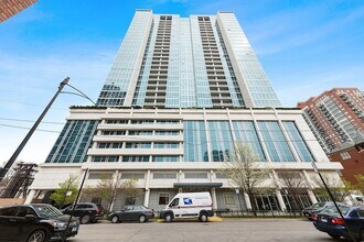 Building Photo - 1629 S Prairie Ave