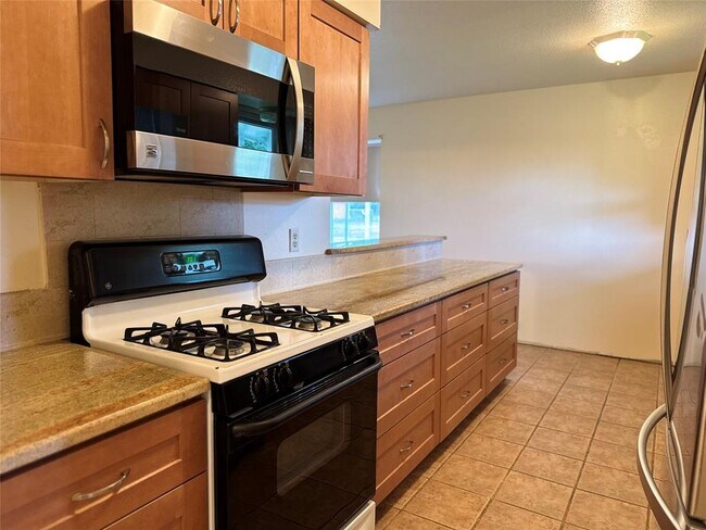 Building Photo - 688 County Rd 6681