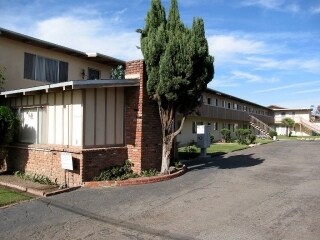 Primary Photo - 317 W Park Ave