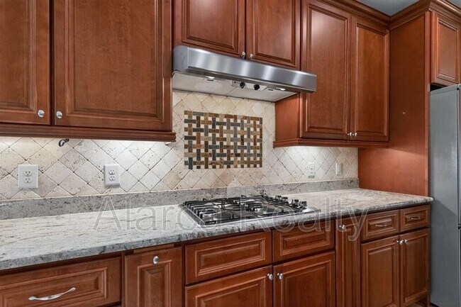 Building Photo - 8723 Whistlers Chase Dr