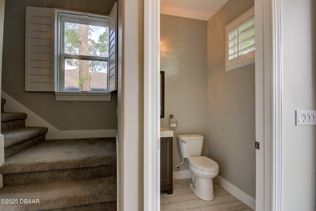 Building Photo - 1320 N Beach St