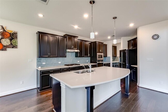 Building Photo - 4221 Valley Oaks Dr