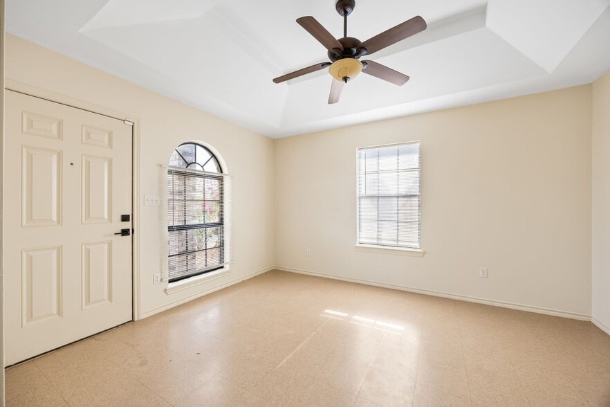 Building Photo - 4805 Jay Ave