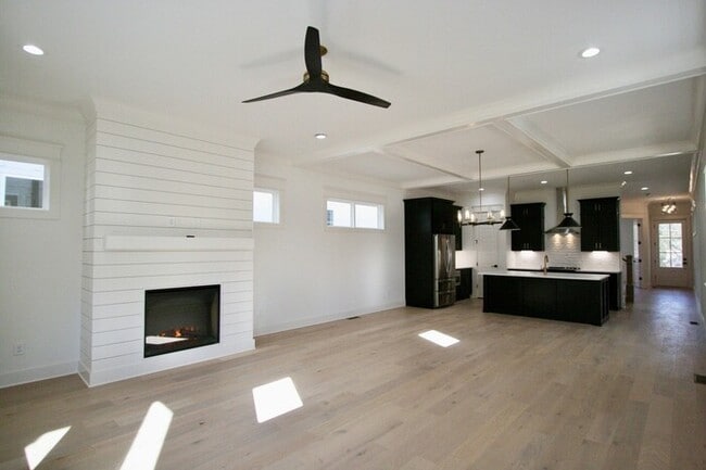 Building Photo - 1408 Lischey Ave