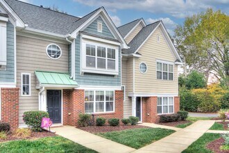 Building Photo - Experience urban living in this stylish to...