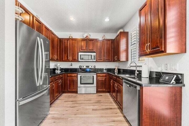 Building Photo - 207 Edenberry Ave