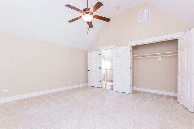 Building Photo - Introducing Your Dream Home in Norfolk: Elegant 3-Bedroom, 2.5-Bath Haven on 2 Floors