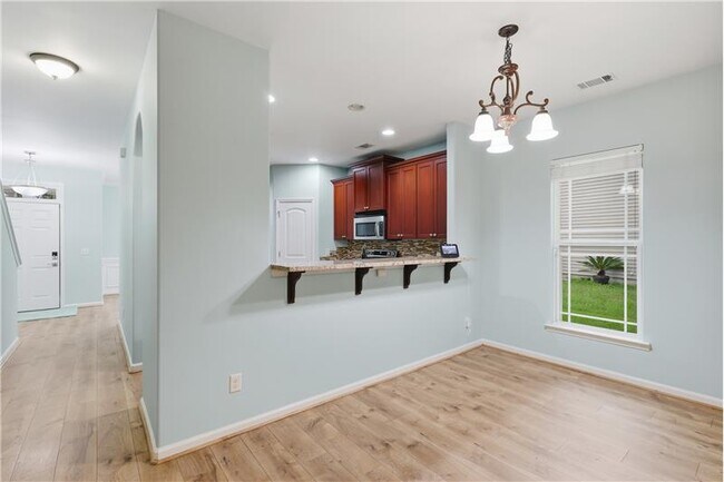 Building Photo - 13 Concordia Dr