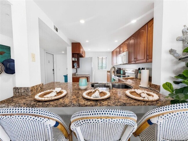 Building Photo - 10102 S Ocean Dr
