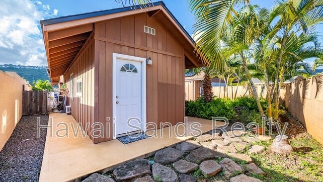 Building Photo - 662 Kalanipuu St