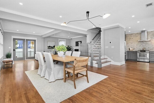Building Photo - 16 Lingard St