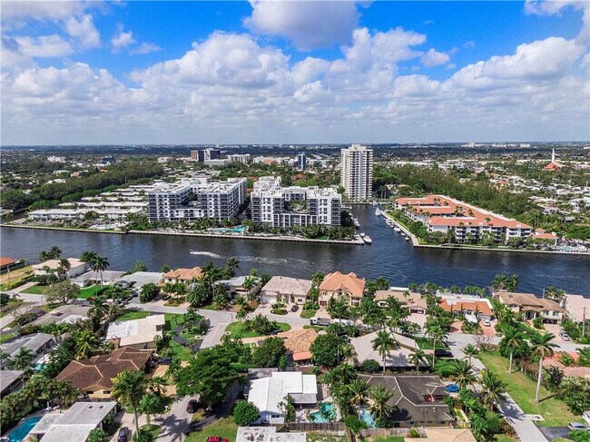 Building Photo - 1949 Windward Dr