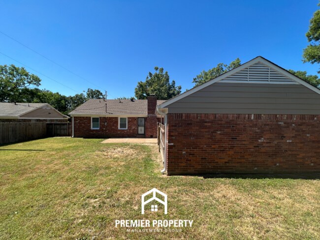 Building Photo - 5218 Fernleaf Ave