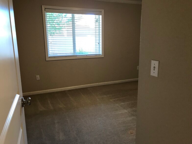 Bedroom - 15054 NW Central Dr