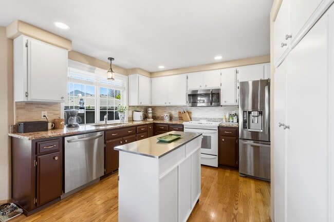 Building Photo - 3511 Blue Blossom Dr
