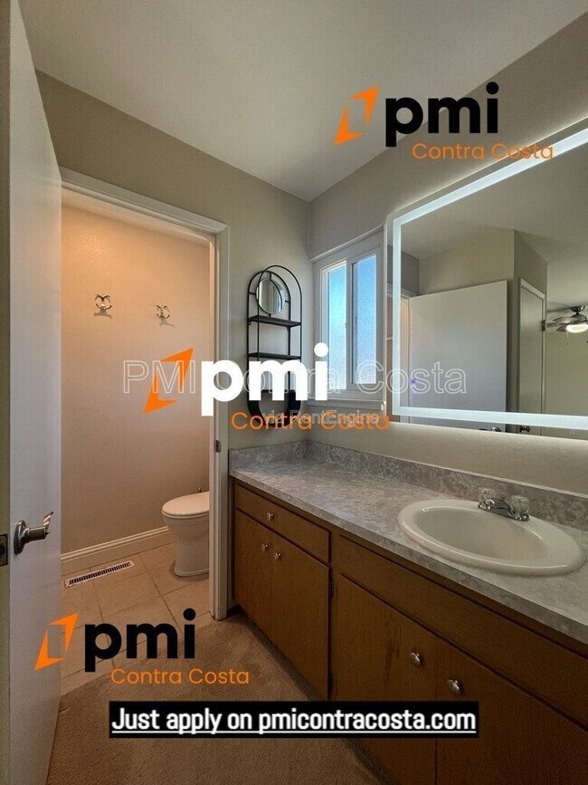 Building Photo - 1173 Las Juntas Way