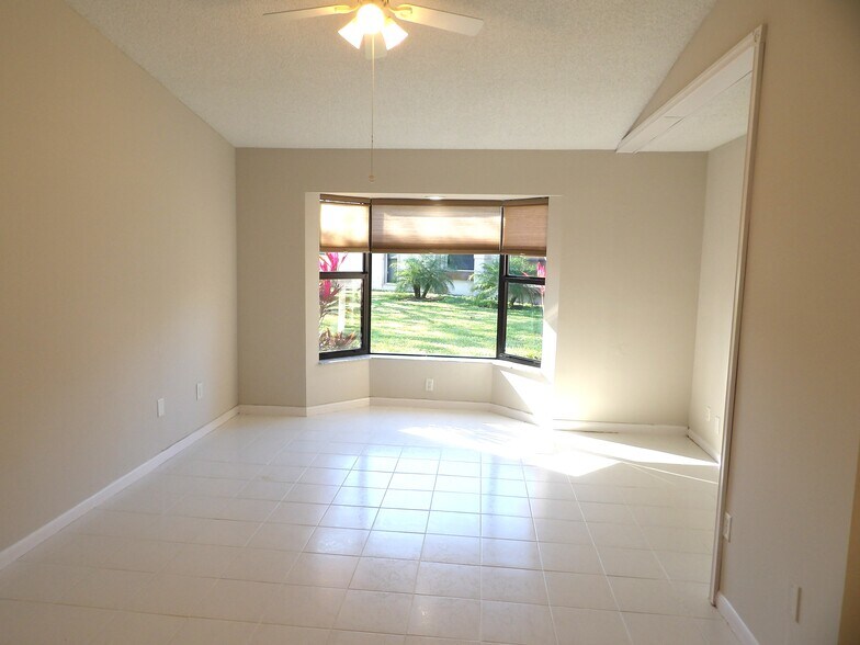 3rd Bedroom - 5242 Fairway Woods Dr