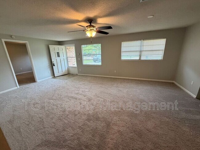 Building Photo - 11032 Bluehill Dr