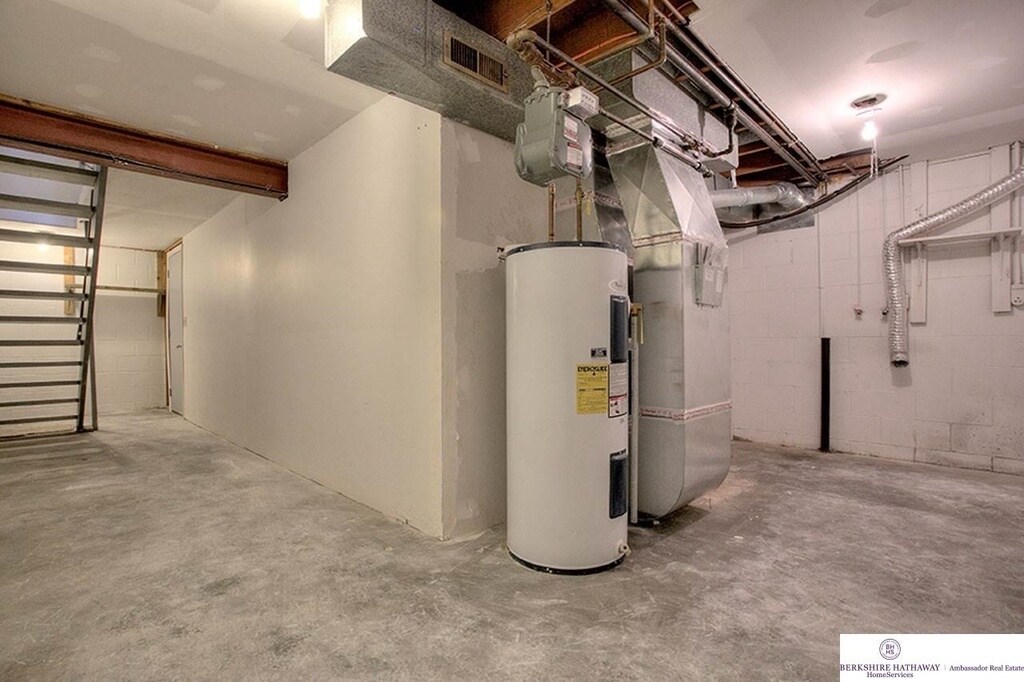 Building Photo - 1901 Winnie Dr