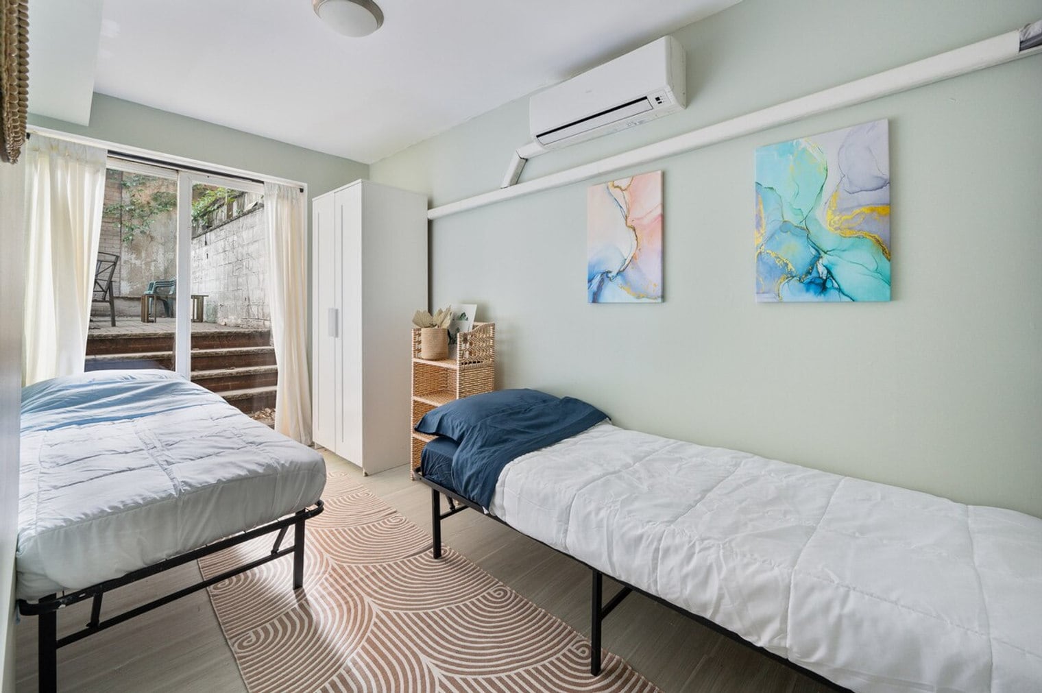 Building Photo - 252 E 33rd St