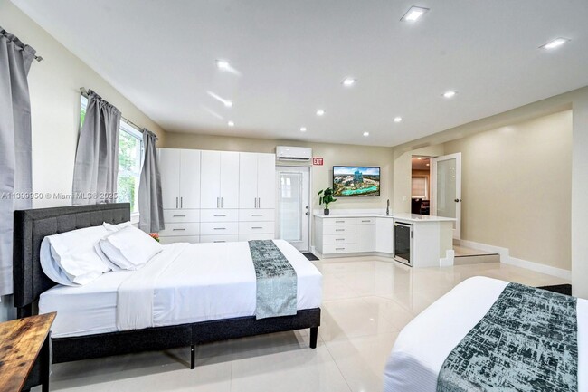 Building Photo - 801 Harrison St