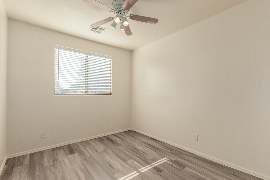 Building Photo - 1927 W Fruit Tree Ln