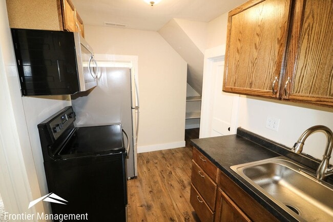 Building Photo - 505 Bluemont Ave