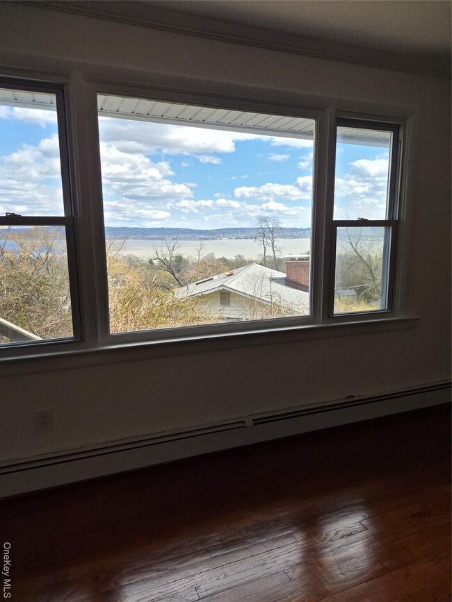 Building Photo - 27 Oakwood Dr