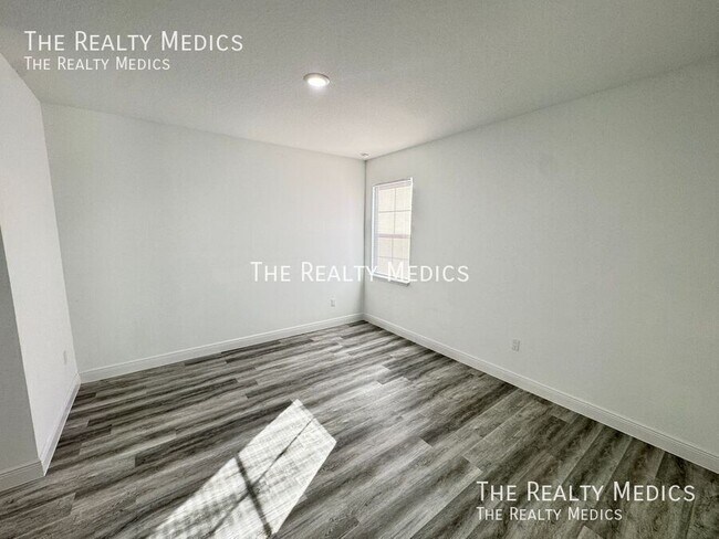 Building Photo - 310 Dogfish Way