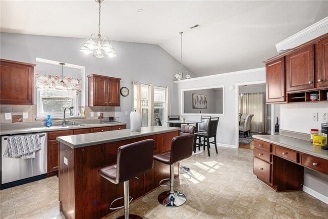 Building Photo - Beautiful Open Ranch Home in Reid Plantation Community!