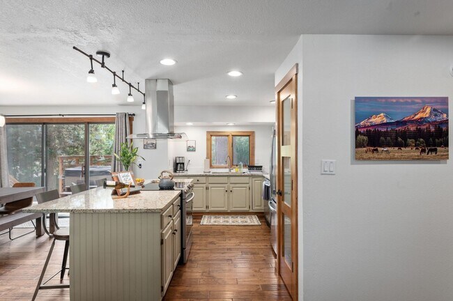 Building Photo - Available NOW thru Dec. 15th, 2025   ***La...