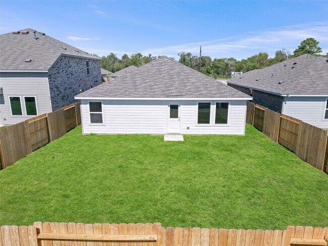 Building Photo - 5130 Red Drum Dr