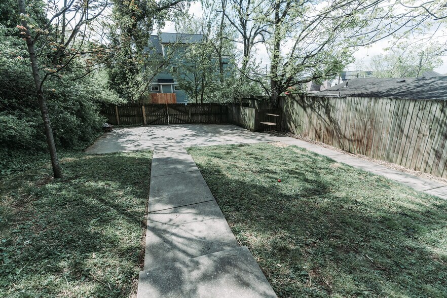 Building Photo - 902B Shelby Ave