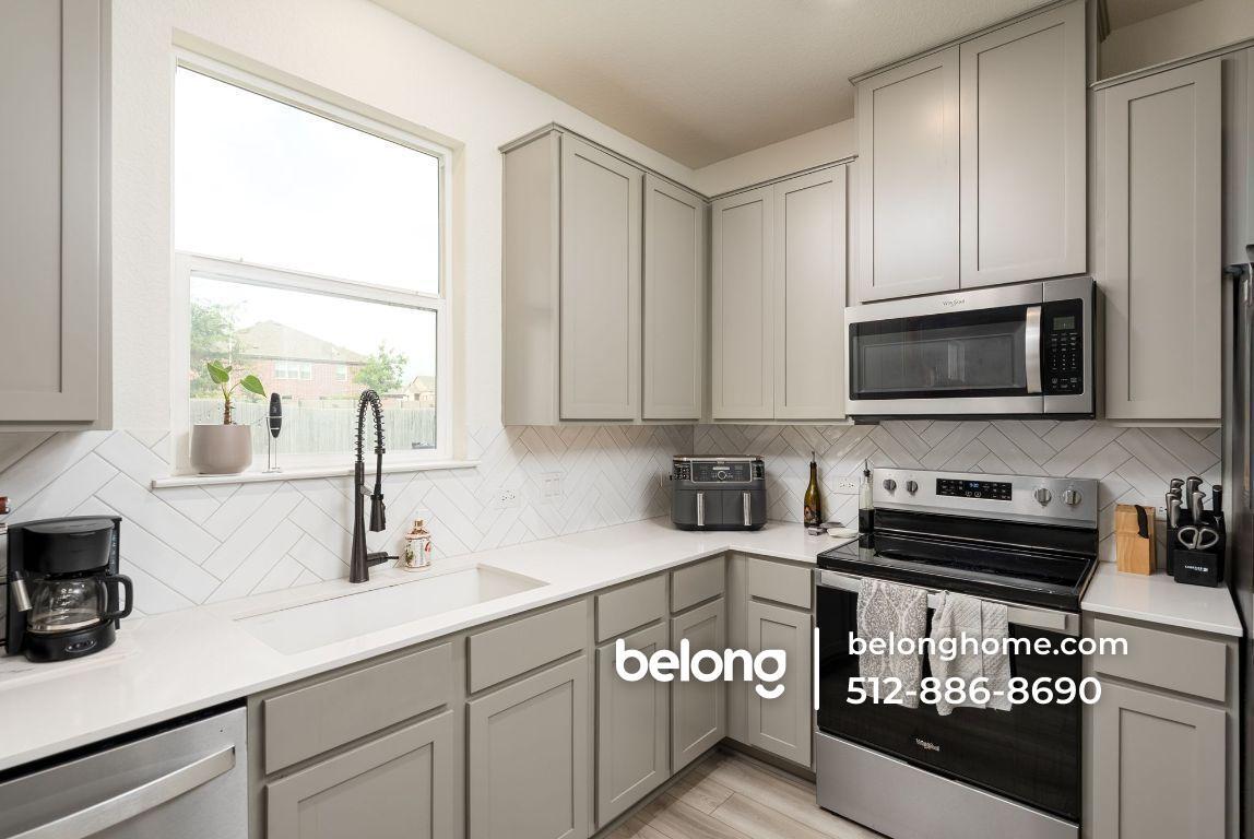 Building Photo - 7105 Gray Catbird Dr