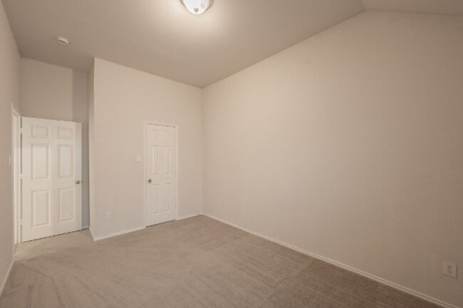 Building Photo - 9916 Channing Rd