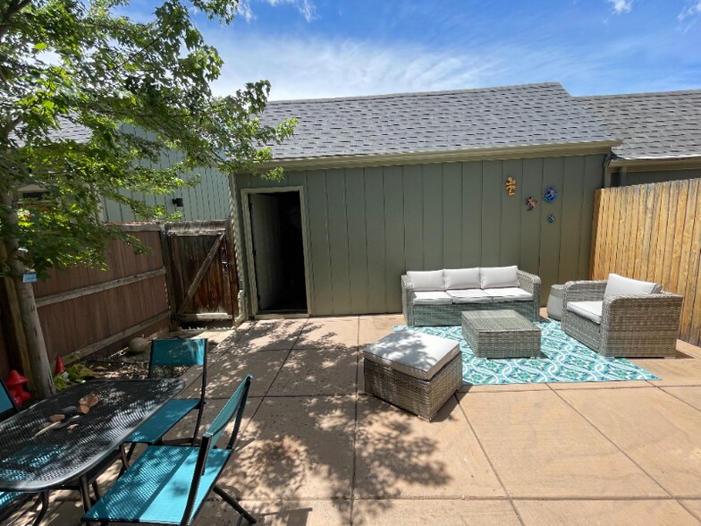 Building Photo - 82 Benthaven Pl